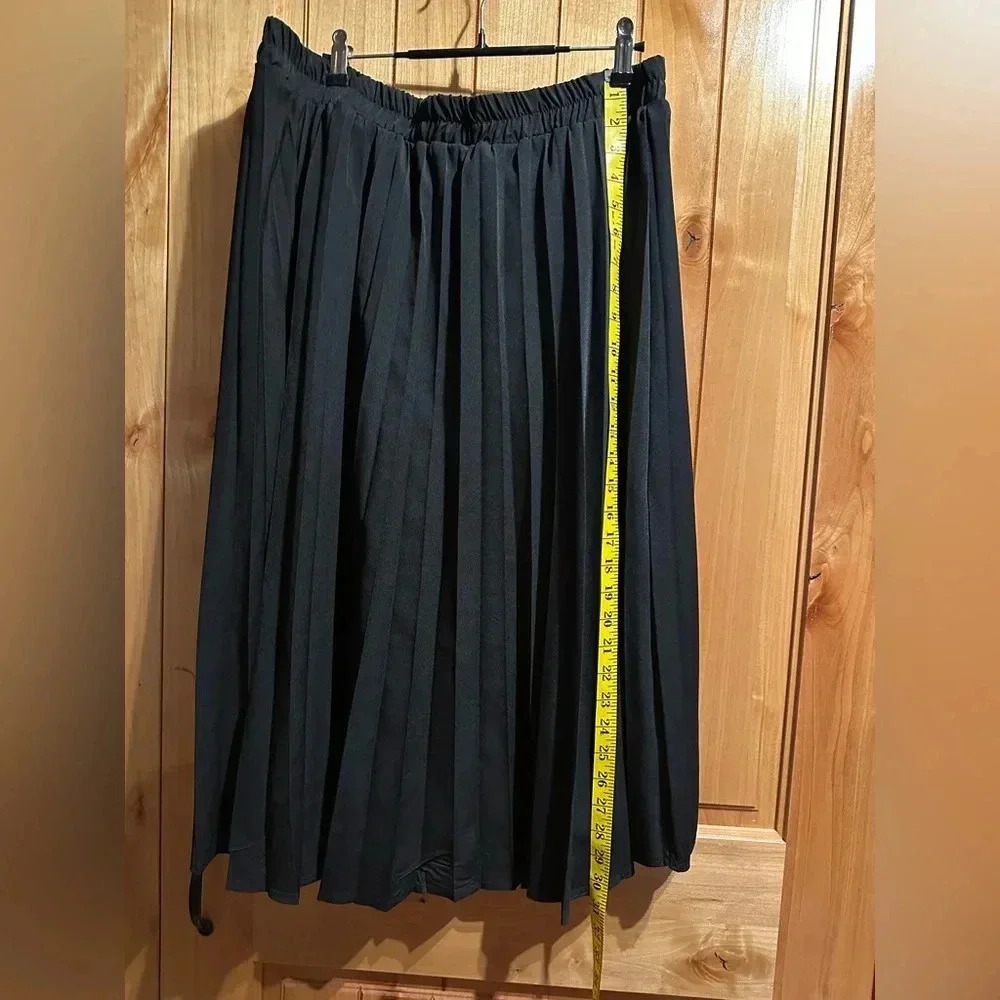 Black pleated skirt | xxl